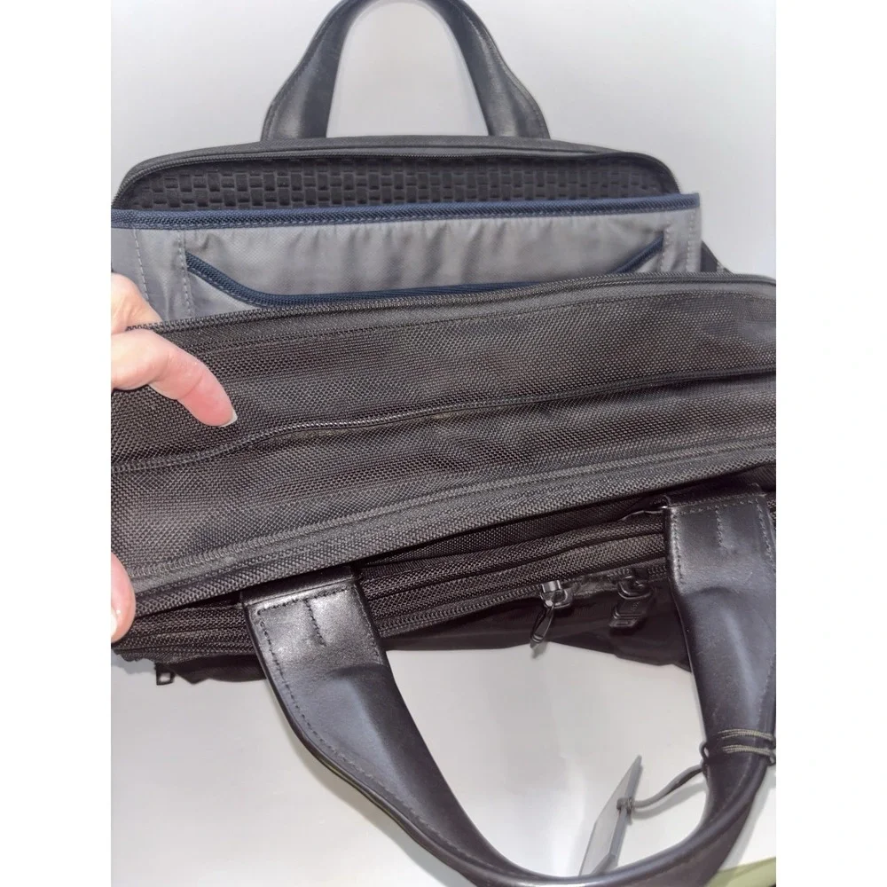 TUMI ALPHA 2 T-PASS Medium Screen Briefcase Laptop Bag Nylon / MODEL# 26516D2